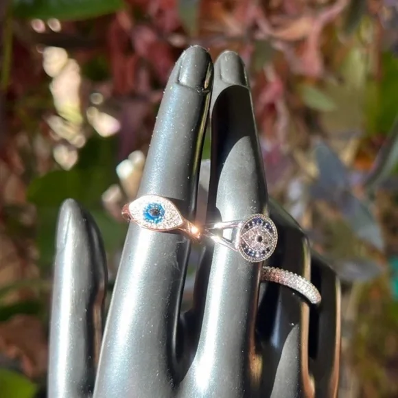 Gorgeous size 8 evil eye ring with swarovski elements - Picture 8 of 10
